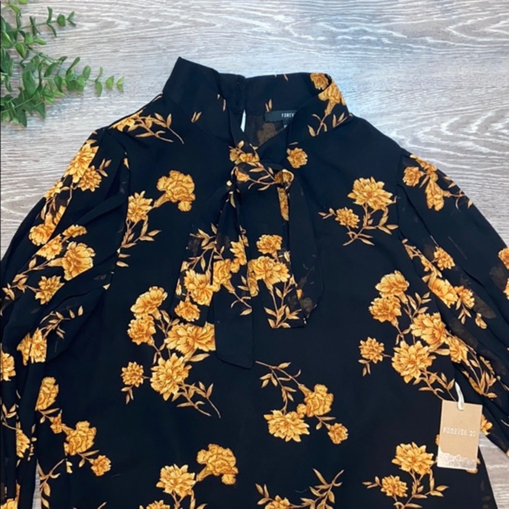 F21 Floral Print Tie- Neck Blouse Top - Picture 6 of 8